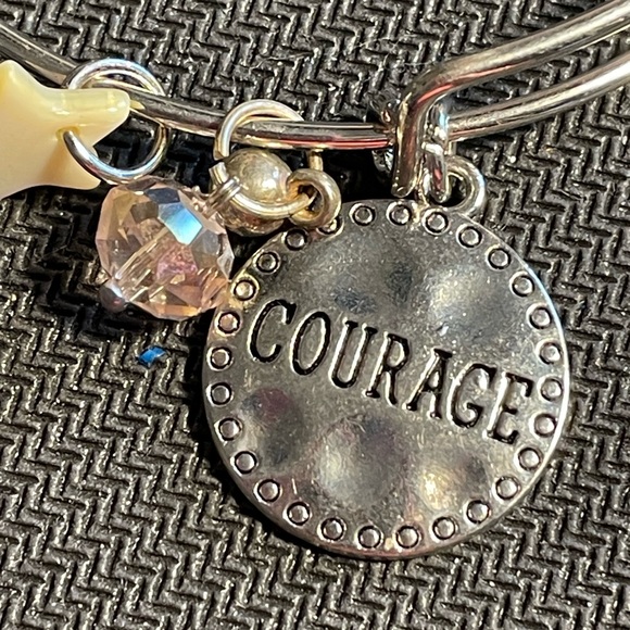 ✔️✔️Stainless Steel Adjustable Charm Bracelet-NWOT - Picture 1 of 5